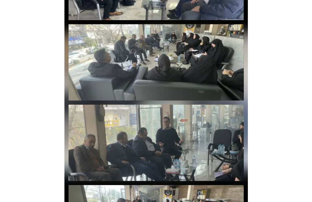 جلسه هیئتمدیره کانون با حضور ارزشمند داوران محترم شهرستان ساری در روز سهشنبه، هفتم بهمن ماه برگزار گردید